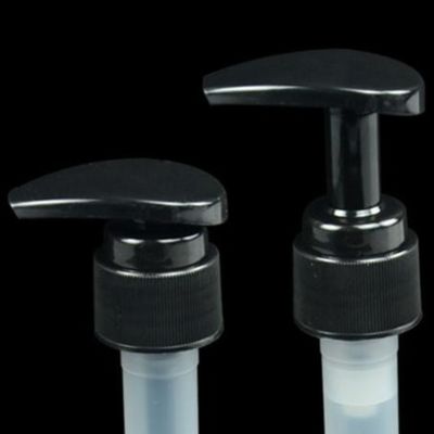 Leakproof PP Ribbed Airless Cosmetic Lotion Pump Đầu ra 2.5CC với lò xo bên ngoài
